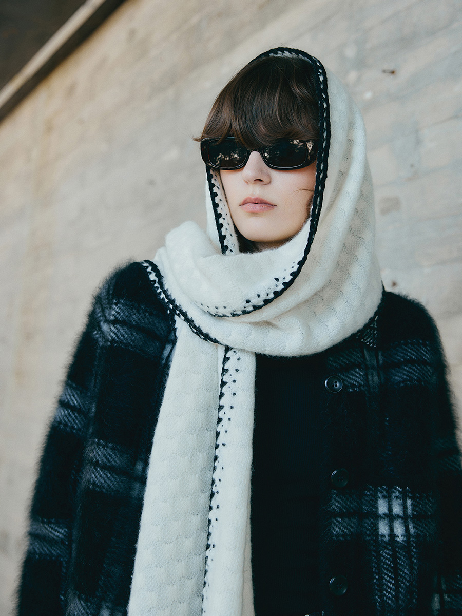 手勾花边撞色围巾