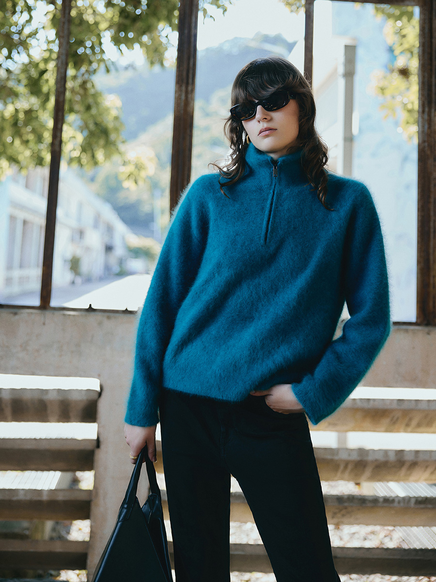 Half High Collar Pullover